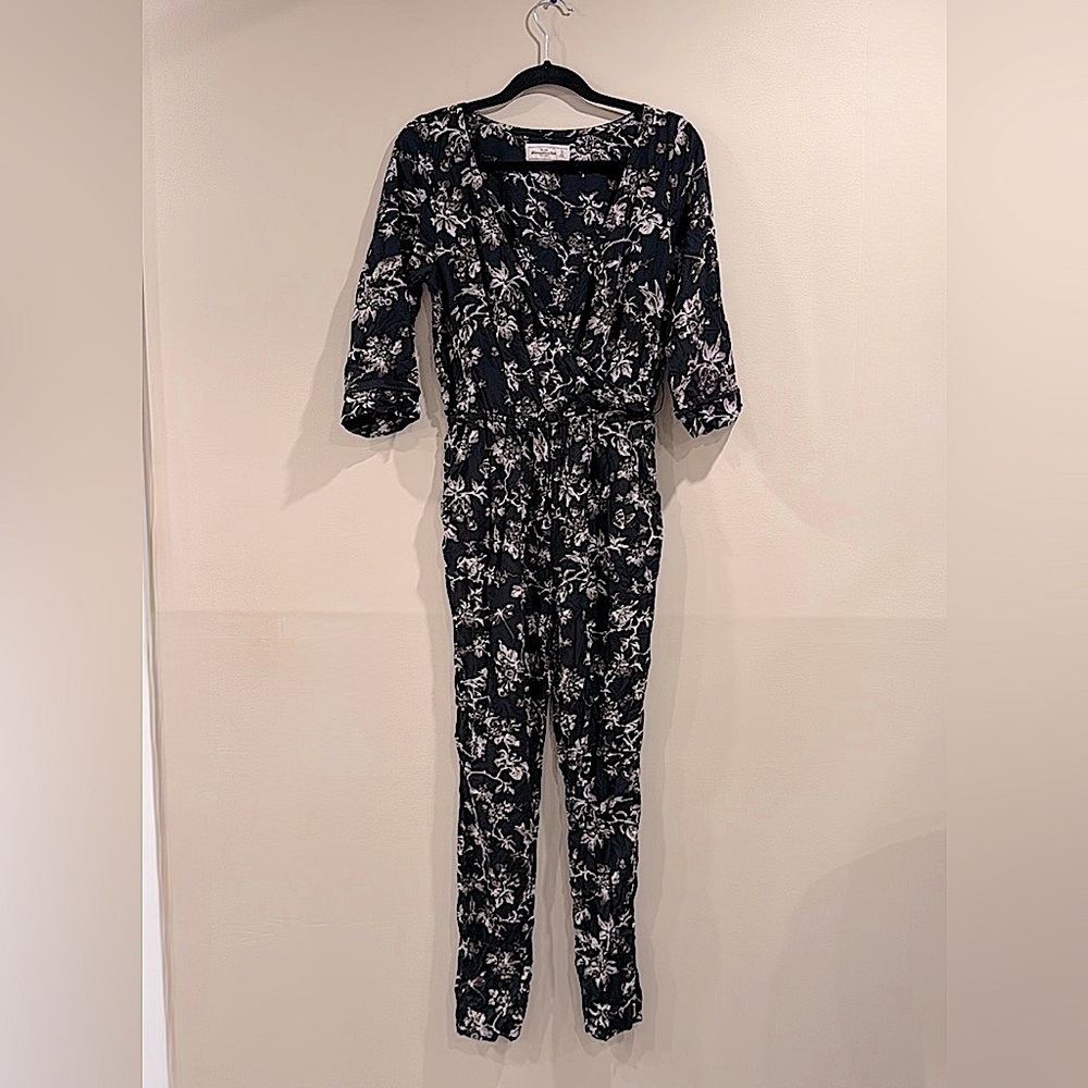 🔥Abercrombie & Fitch Black and Cream Floral Jumpsuit🔥